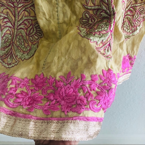 Casual Muslim Indian Embroidered Mini Dress - Picture 6 of 8